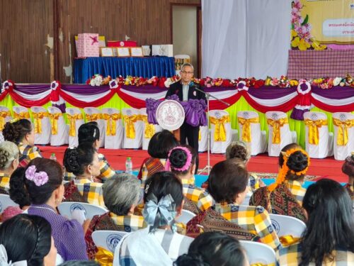 พม.บึงกาฬ ร่วมพิธีเปิดกิจกรรม Open House พื้นที่ส่งเสริมการเรียนรู้ โรงเรียนผู้สูงอายุ และศูนย์พัฒนาคุณภาพชีวิตและส่งเสริมอาชีพผู้สูงอายุ (ศพอส.) ต้นแบบ จังหวัดอำนาจเจริญ และรับฟังรายงานสถานการณ์ทางสังคมและข้อเสนอการขับเคลื่อนงานของหน่วยงาน พม. กลุ่มจังหวัด เขตตรวจราชการที่ 13
