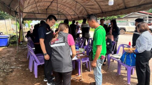 ศรส.บึงกาฬ ลงพื้นที่เยี่ยมบ้านพร้อมสอบข้อเท็จจริงและให้กำลังใจ ครอบครัวผู้ประสบปัญหาทางสังคม กรณี อัคคีภัย จำนวน 1 ราย