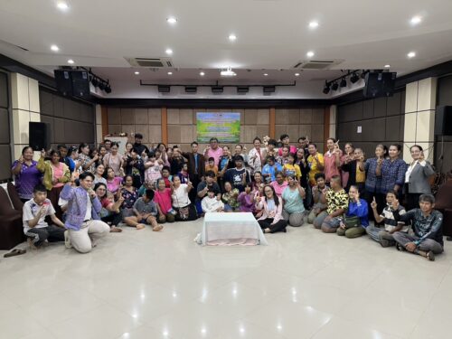 พม.บึงกาฬ ร่วมพิธีเปิดและเป็นวิทยากรในโครงการฝึกอบรมเชิงปฏิบัติการ การสร้างสายใยรักสานสัมพันธ์และพัฒนาครอบครัวคนพิการทางสติปัญญา