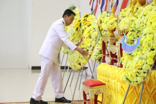 พม.ใกล้คุณ ร่วมพิธีวางพวงมาลาและถวายราชสดุดี เพื่อน้อมรำลึกในพระมหากรุณาธิคุณ “13 ตุลาคม วันนวมินทรมหาราช” ประจำปี 2568